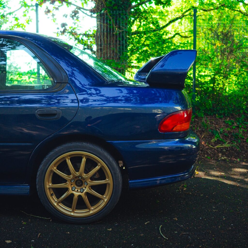2-photo-Subaru GT 2000