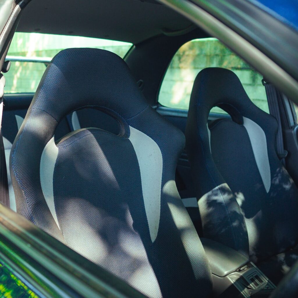 6-photo-Subaru GT 2000